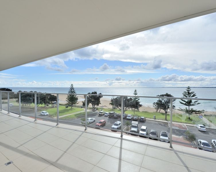 18/11 Halls Head Parade, Halls Head WA 6210, Image 0