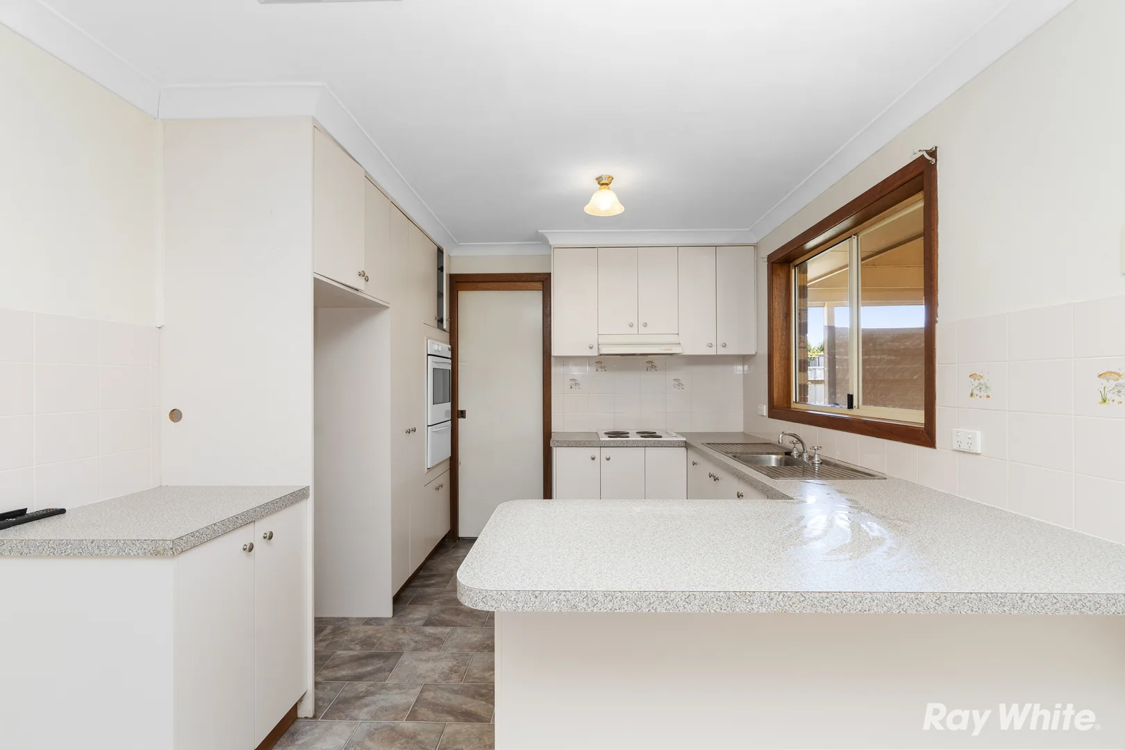 Additional image 4 of 75 Dalman Parkway, Glenfield Park NSW 2650