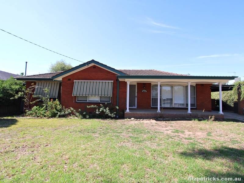 3 bedrooms House in 303 Bourke Street TOLLAND NSW, 2650