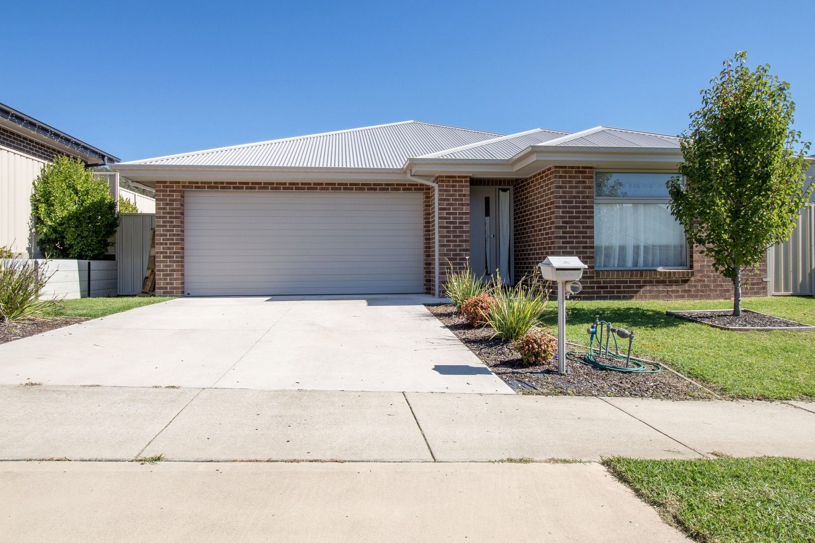 4 bedrooms House in 12 Lowerson Way WODONGA VIC, 3690