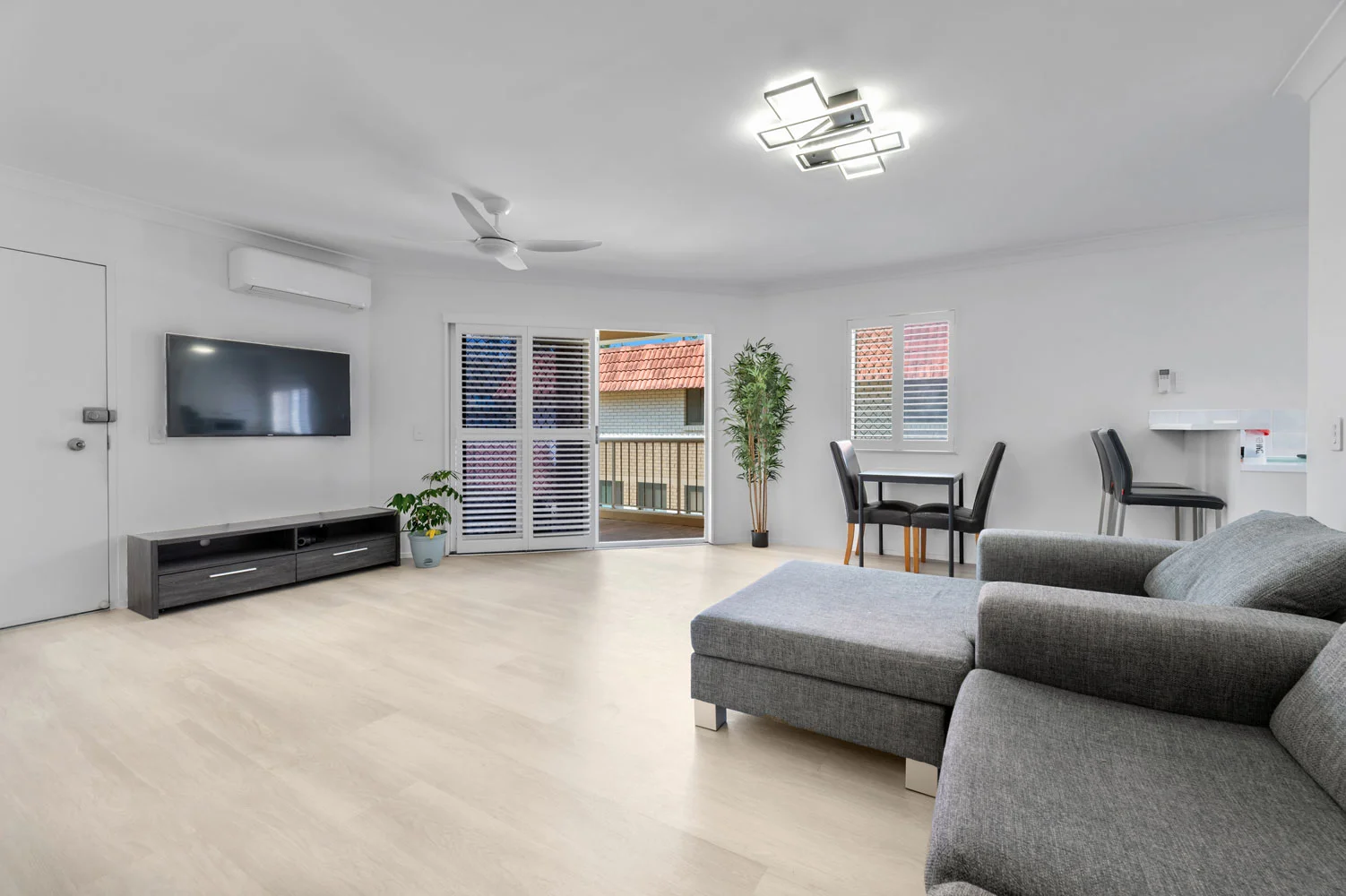 Additional image 2 of 5/14 Second Avenue, Broadbeach QLD 4218