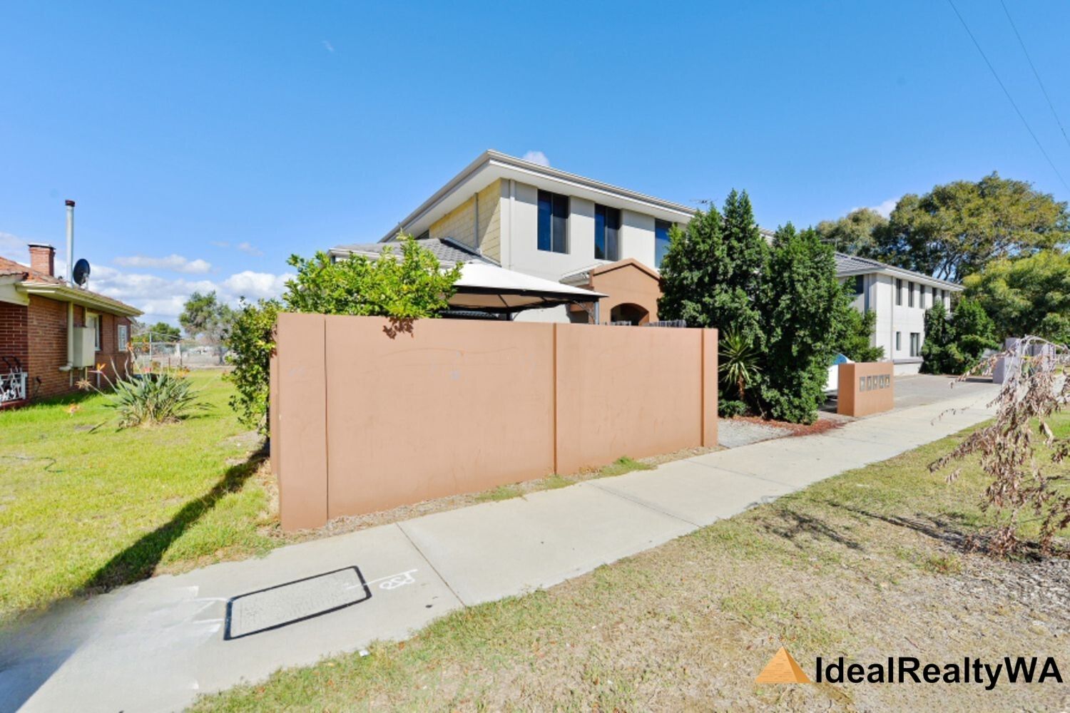 4 bedrooms Townhouse in 6/161 George Street QUEENS PARK WA, 6107