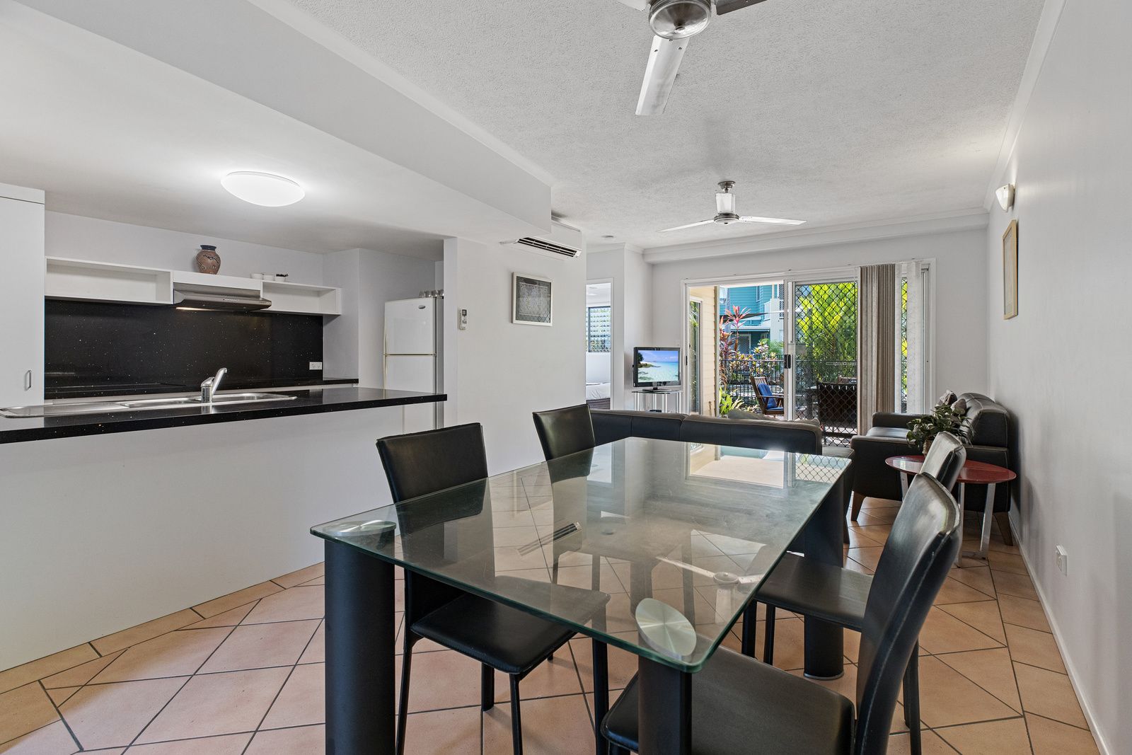 202/2 Keem Street, Trinity Beach QLD 4879, Image 2