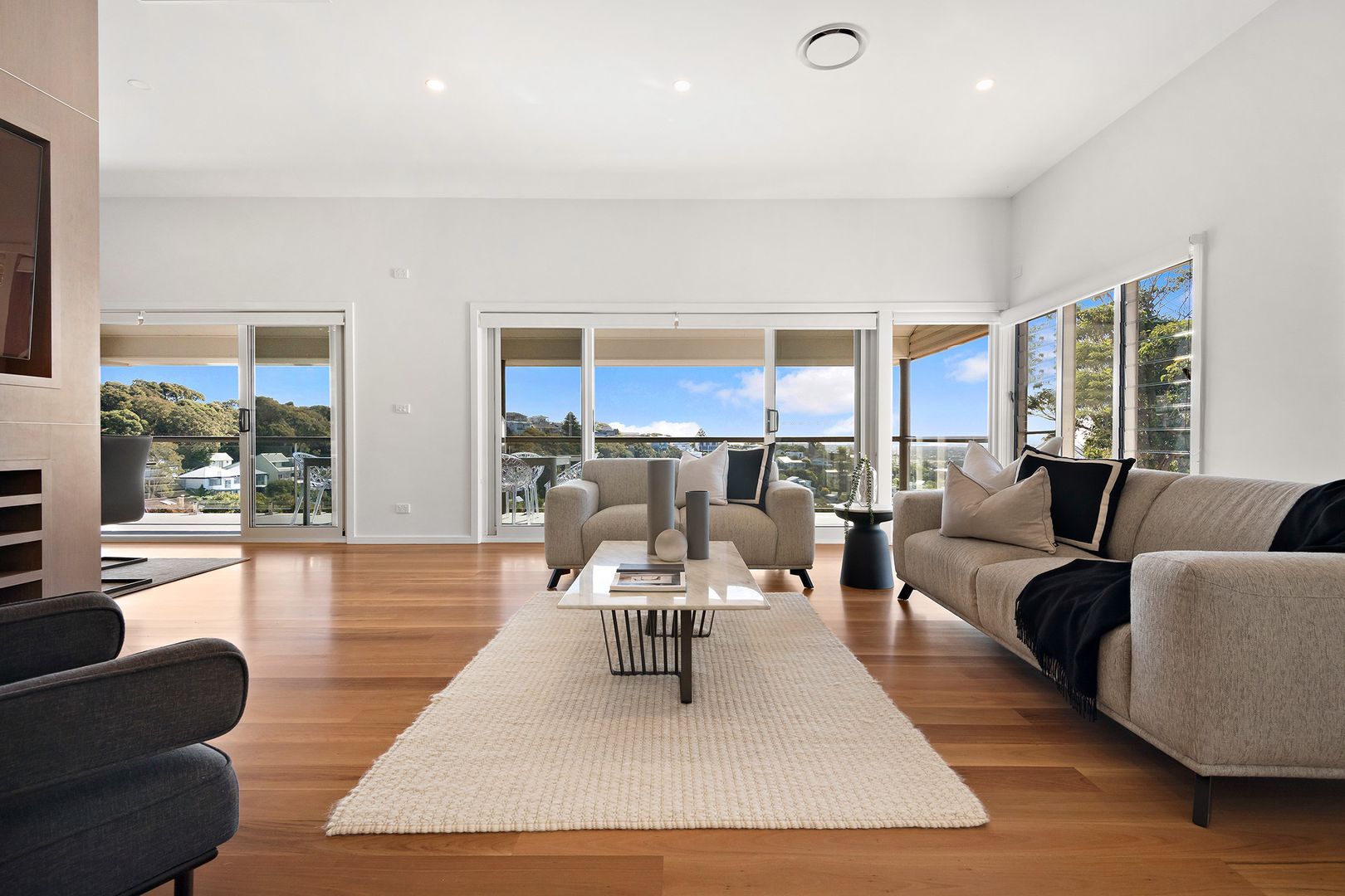 47 Scenic Drive, Merewether NSW 2291, Image 2