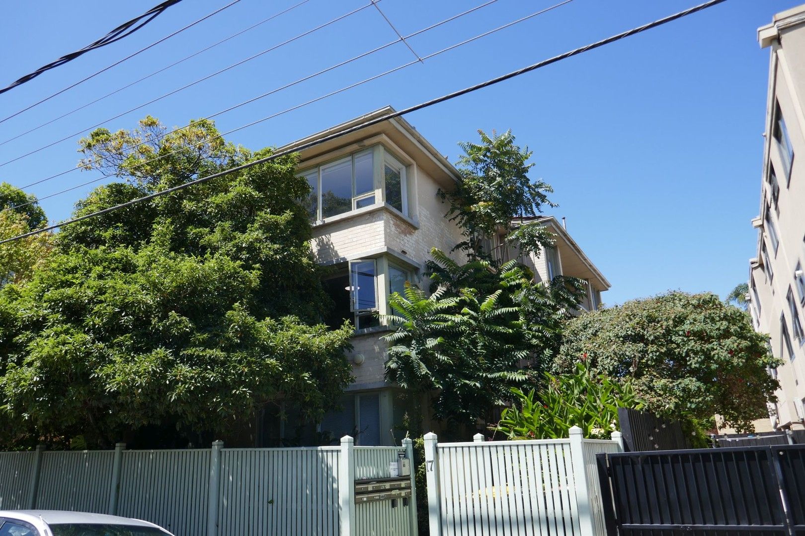 1 bedrooms Apartment / Unit / Flat in 2/17 Burnett Street ST KILDA VIC, 3182