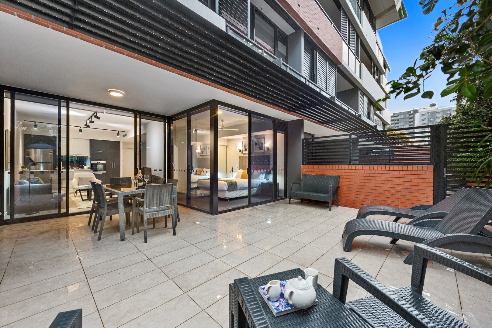 1006/9 Edmondstone Street, South Brisbane QLD 4101, Image 1