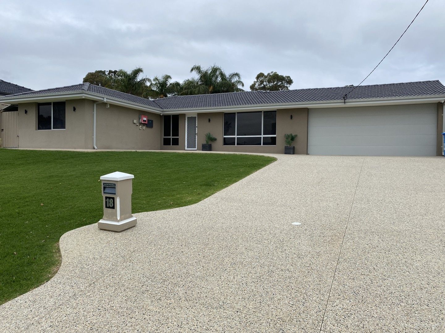 4 bedrooms House in 18 Lalina Way WANNEROO WA, 6065