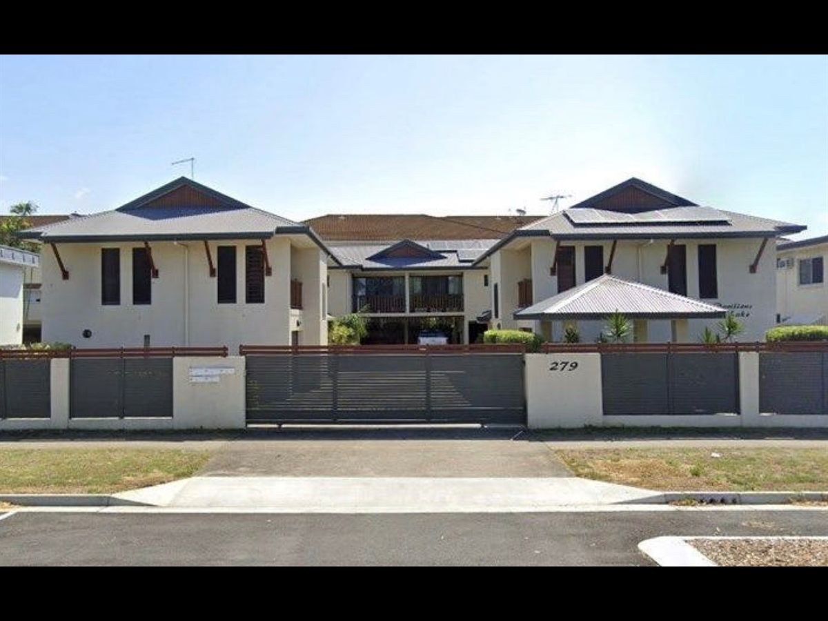 3 bedrooms Townhouse in 4/279 Lake Street CAIRNS CITY QLD, 4870