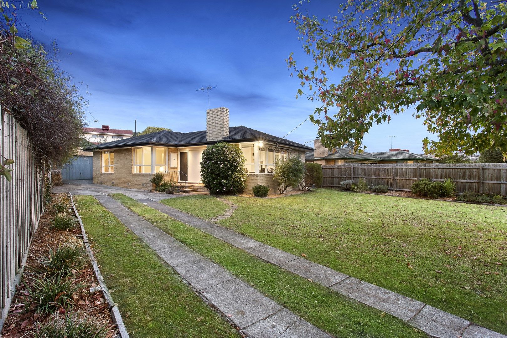 8 Akuna Avenue, Notting Hill VIC 3168, Image 0