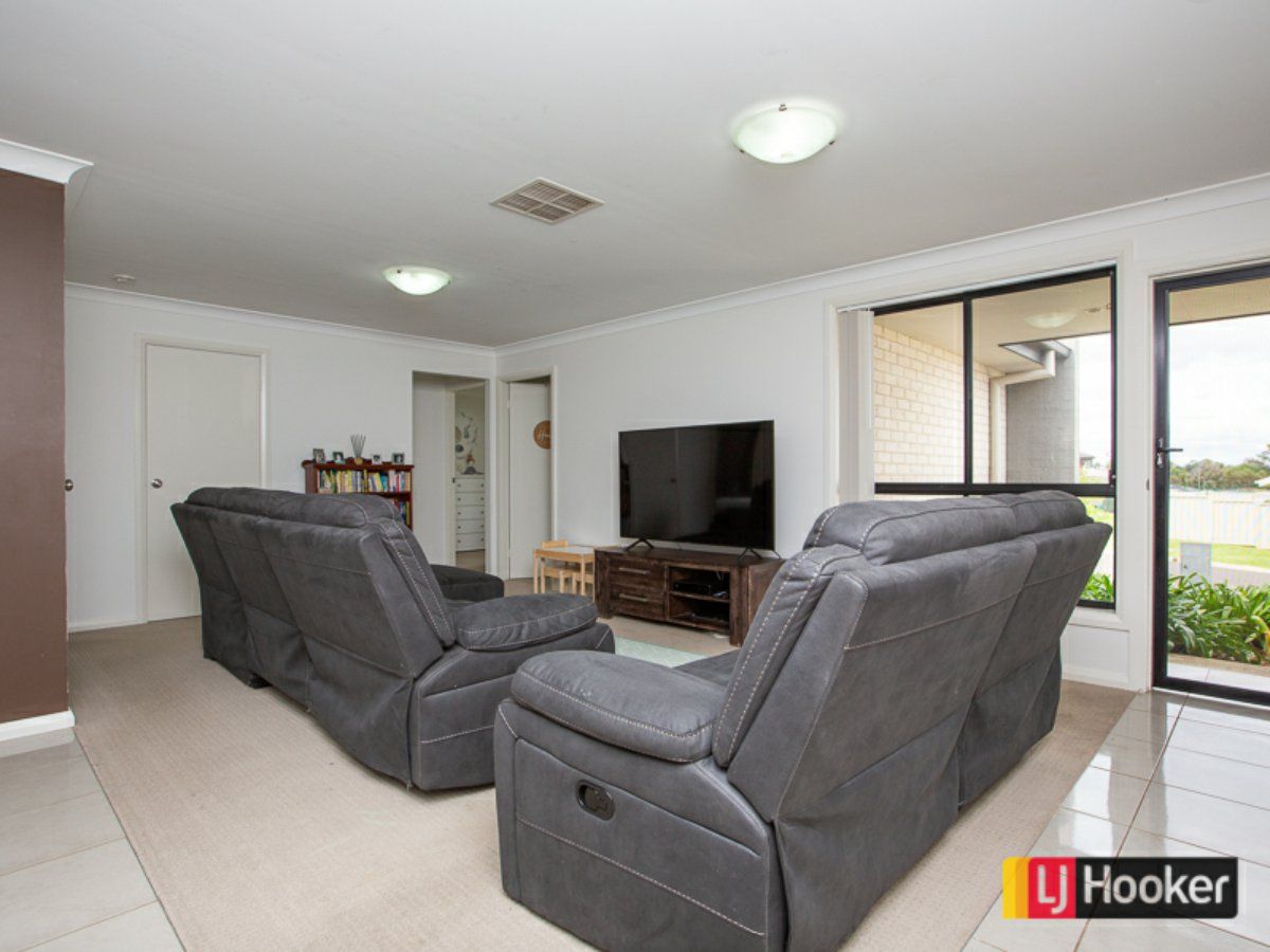 1 Water Gum Close, Oxley Vale NSW 2340, Image 2