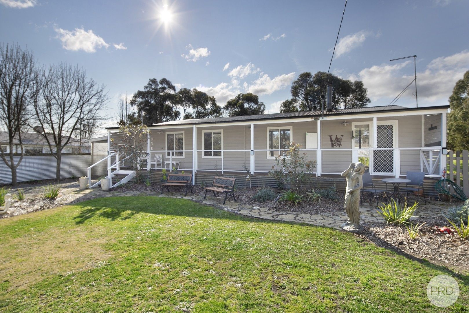 3 bedrooms House in 1 Birch Street SMEATON VIC, 3364
