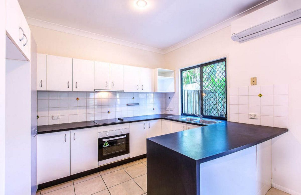 3 bedrooms Apartment / Unit / Flat in 2/303 Wynnum Road NORMAN PARK QLD, 4170
