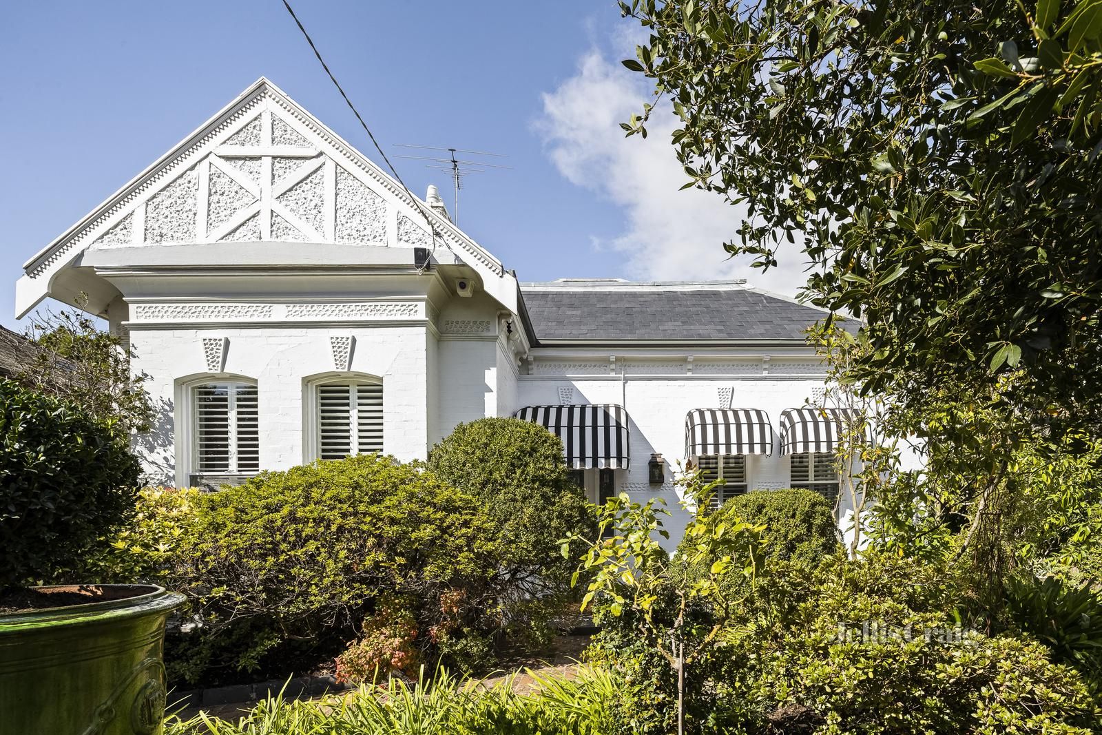 4 bedrooms House in 1a Glendearg Grove MALVERN VIC, 3144