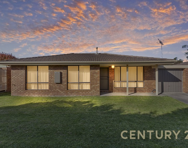 2/11 Acacia Court, Pakenham VIC 3810