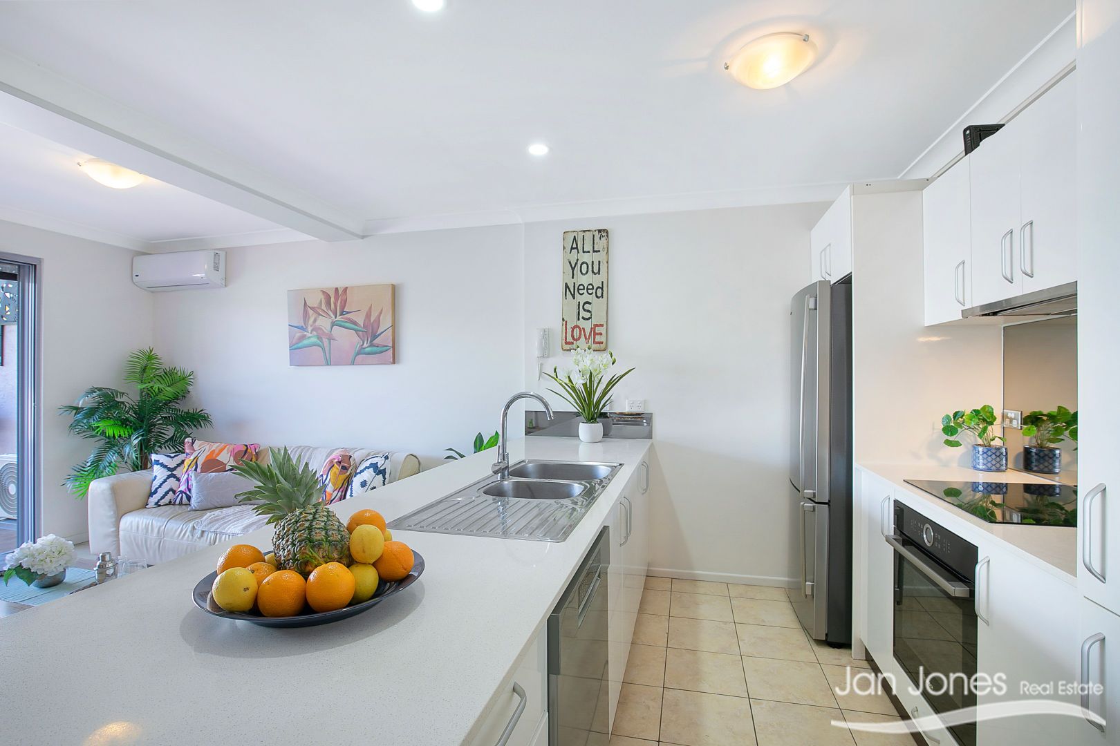 5/249 Oxley Avenue, Margate QLD 4019, Image 2