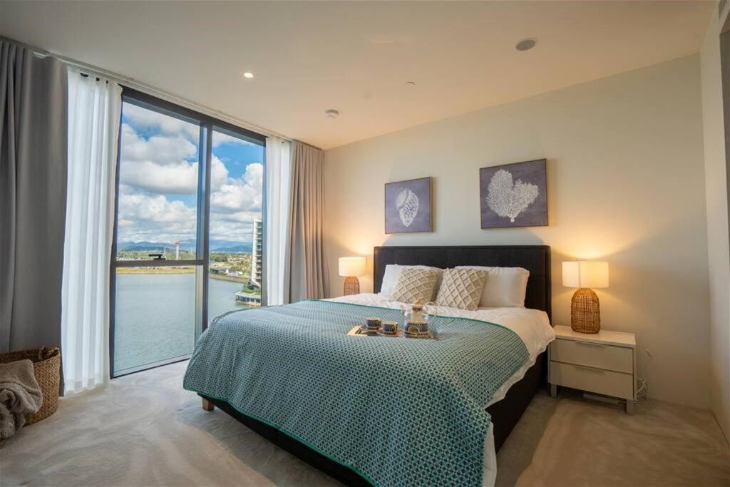 3 bedrooms Apartment / Unit / Flat in 2707/2 The Lanes Boulevard MERMAID WATERS QLD, 4218