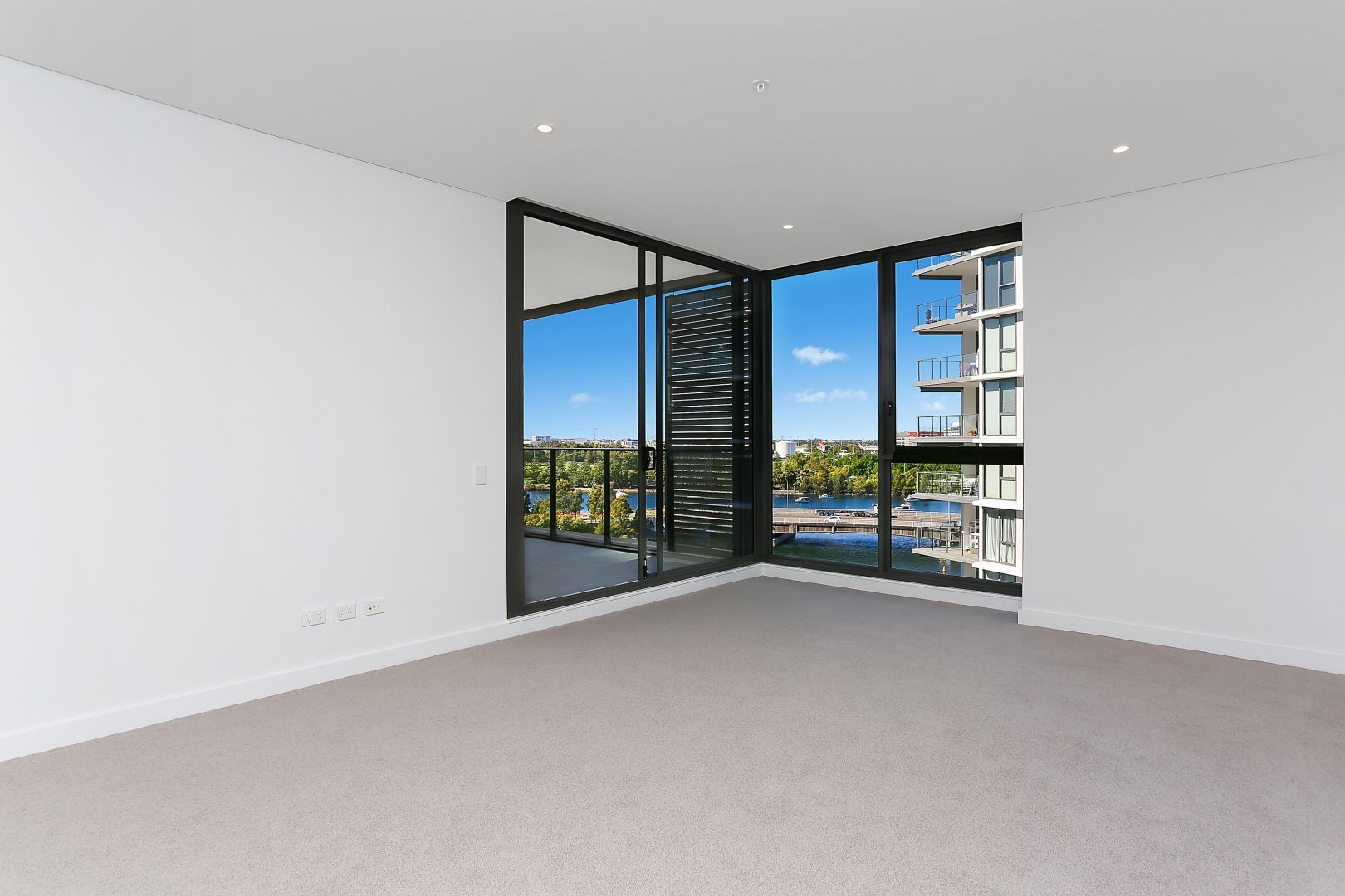 1103/2 Chisholm Street, Wolli Creek NSW 2205, Image 2