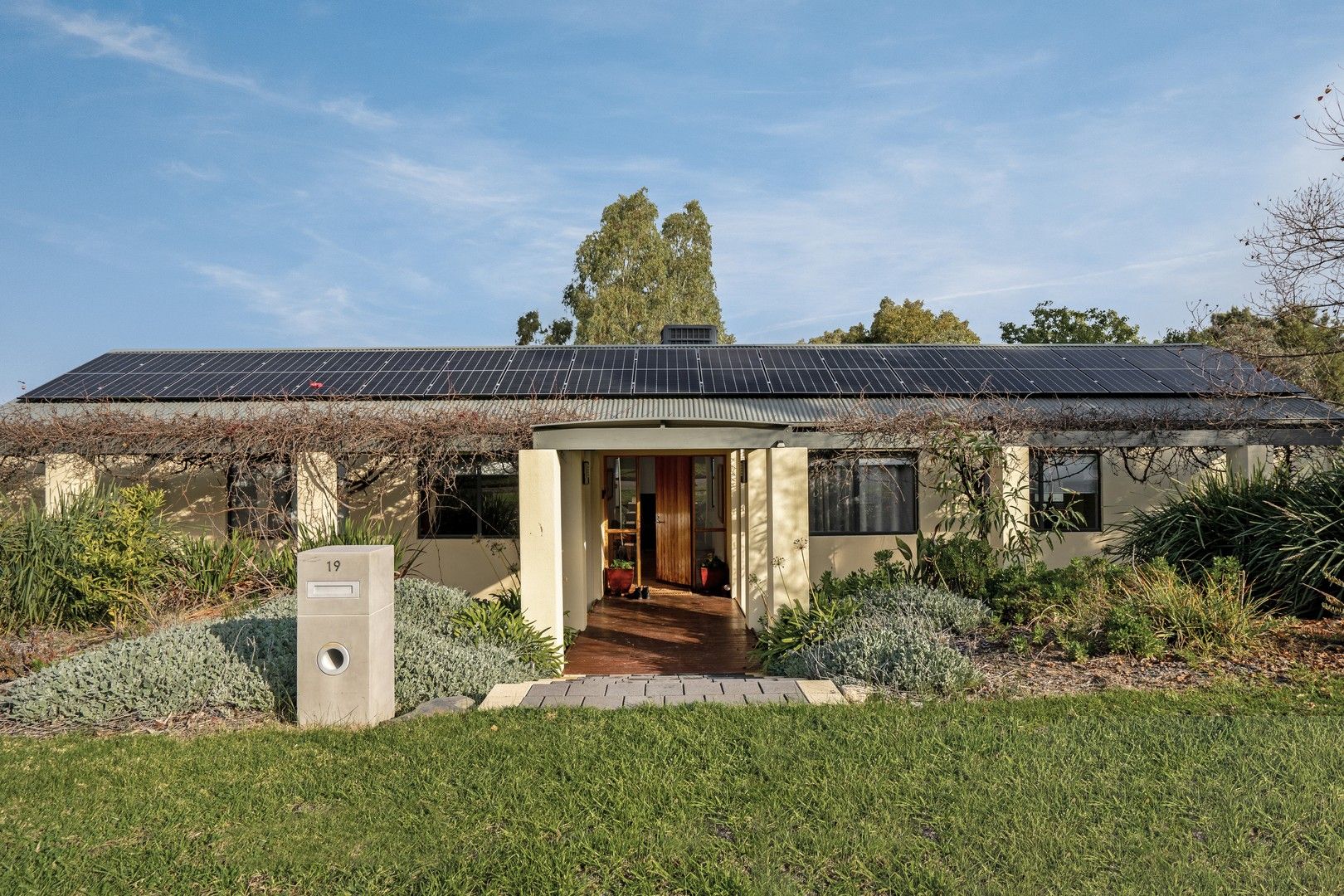 19 Southern View Drive, West Albury NSW 2640 House For Rent 750