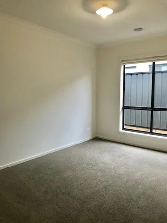 Additional image 9 of 4 Tora Crescent, Fraser Rise VIC 3336