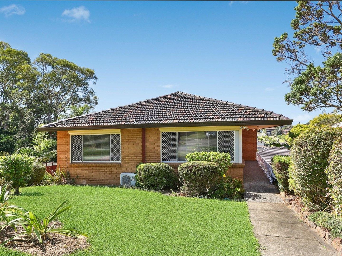 37 Saric Avenue, Georges Hall NSW 2198, Image 1