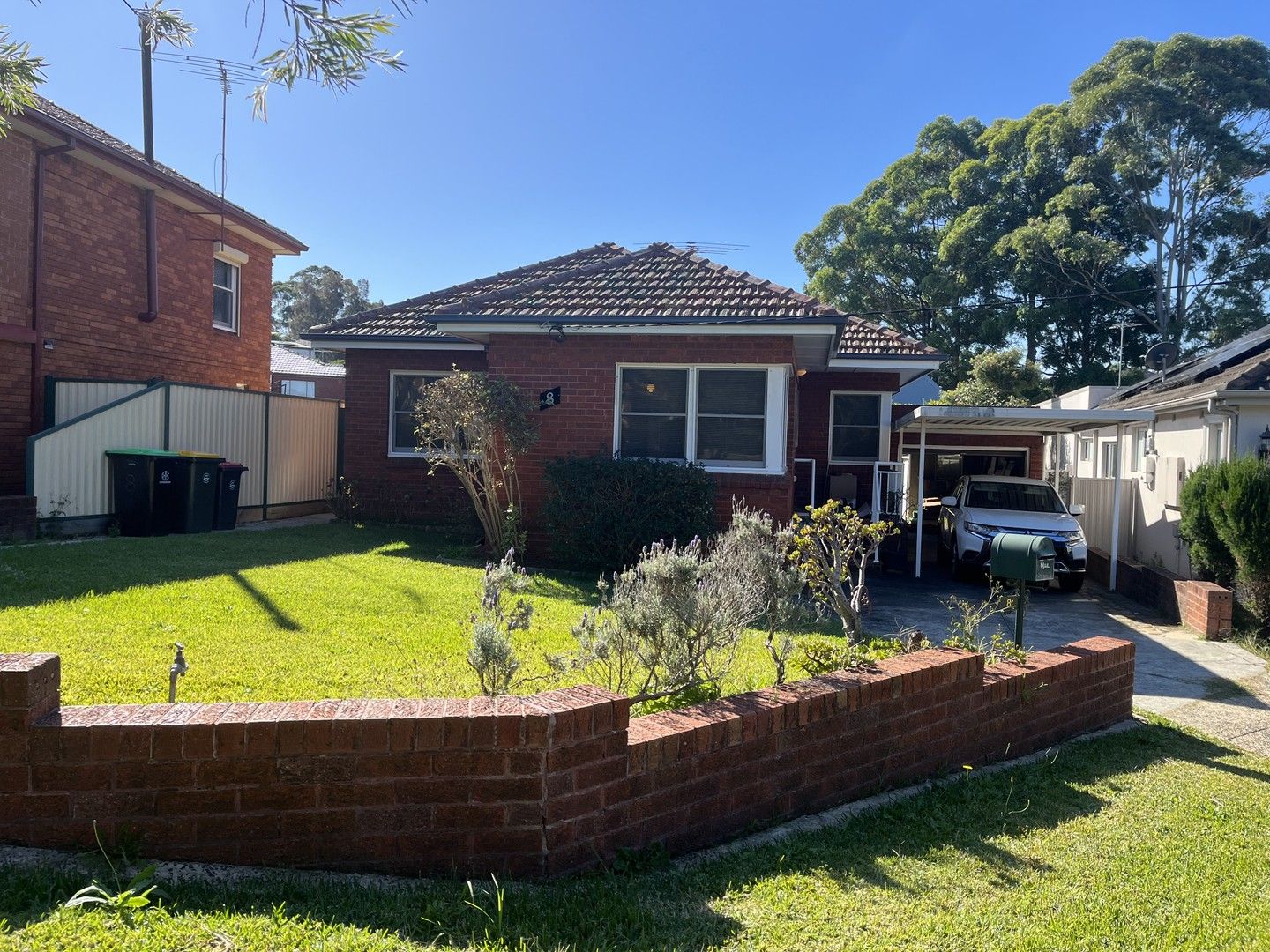 4 bedrooms House in 8 Jones Avenue KINGSGROVE NSW, 2208