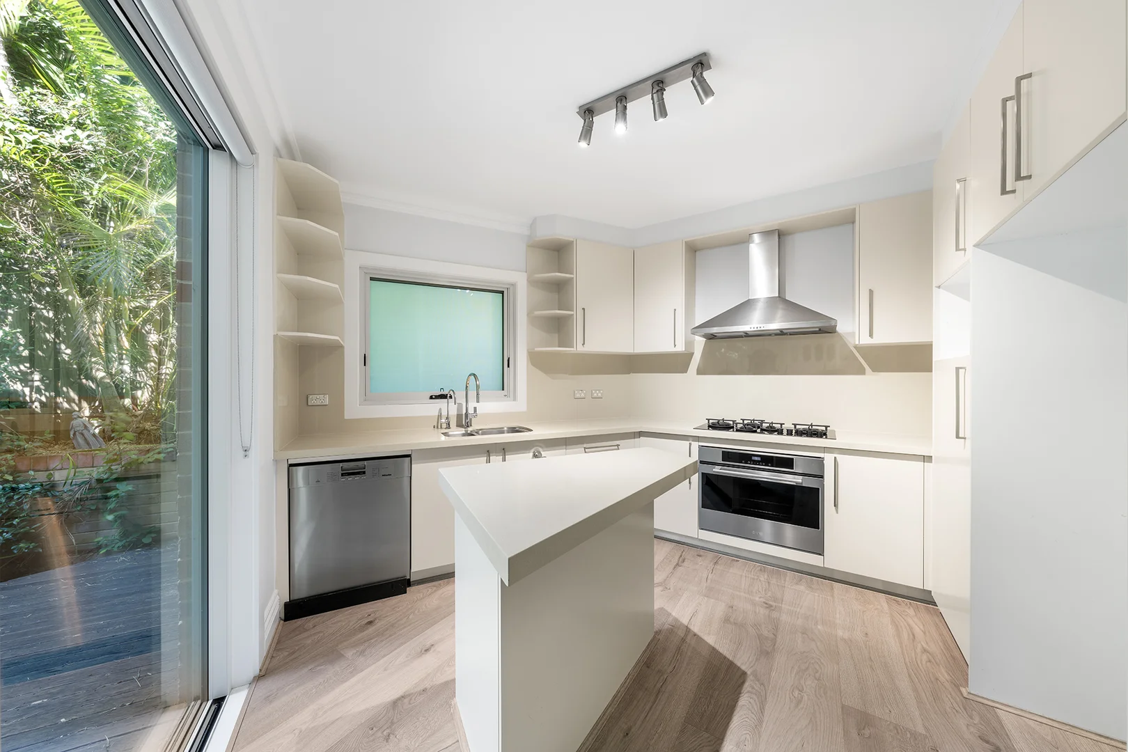 Additional image 3 of 1/20a Ellalong Road, Cremorne NSW 2090