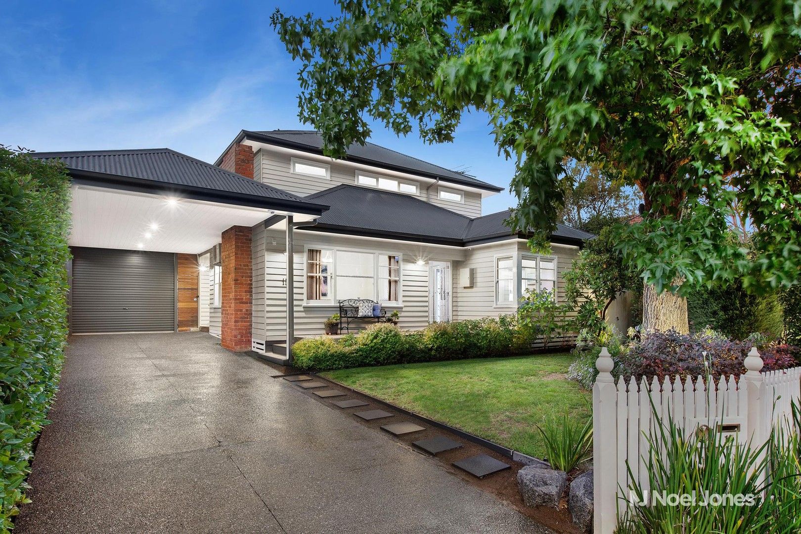 15 Rosstrevor Crescent, Mitcham VIC 3132, Image 0