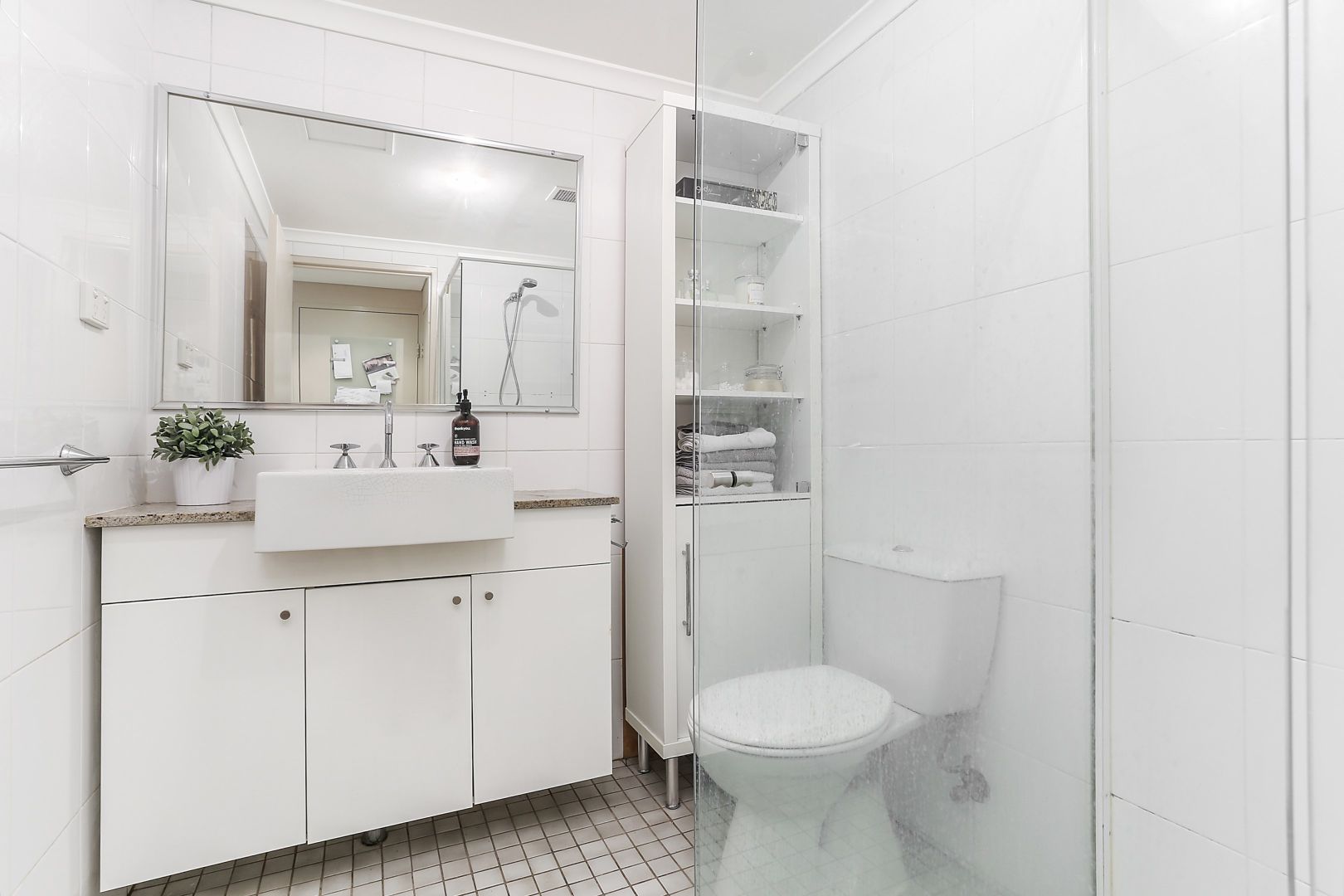 18/29 Holtermann Street, Crows Nest NSW 2065, Image 2
