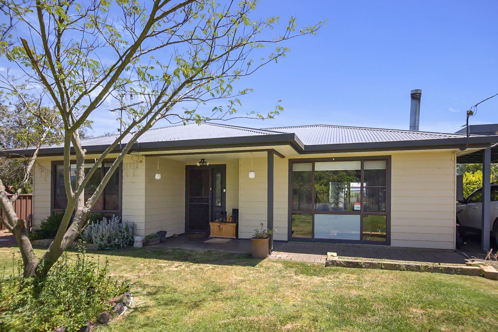 4 bedrooms House in 55 Solomon Avenue ARMIDALE NSW, 2350