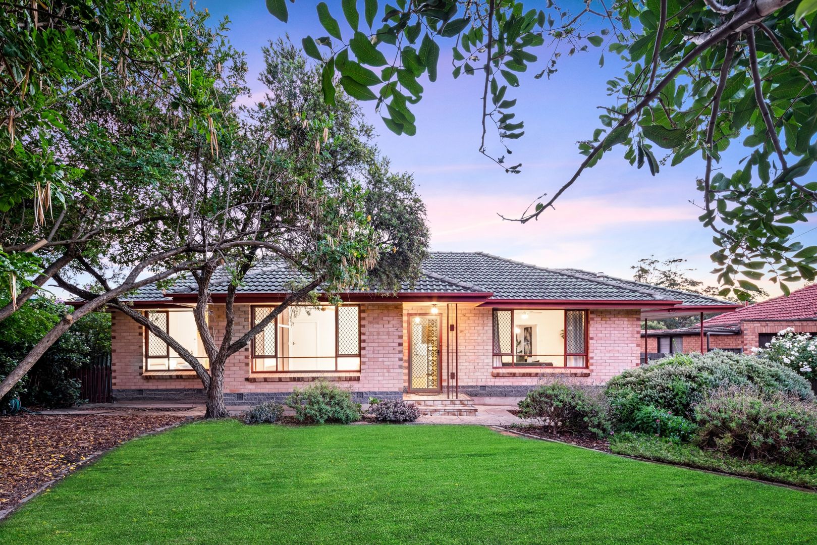 23 Warwick Grove, Morphett Val Property History & Address Research