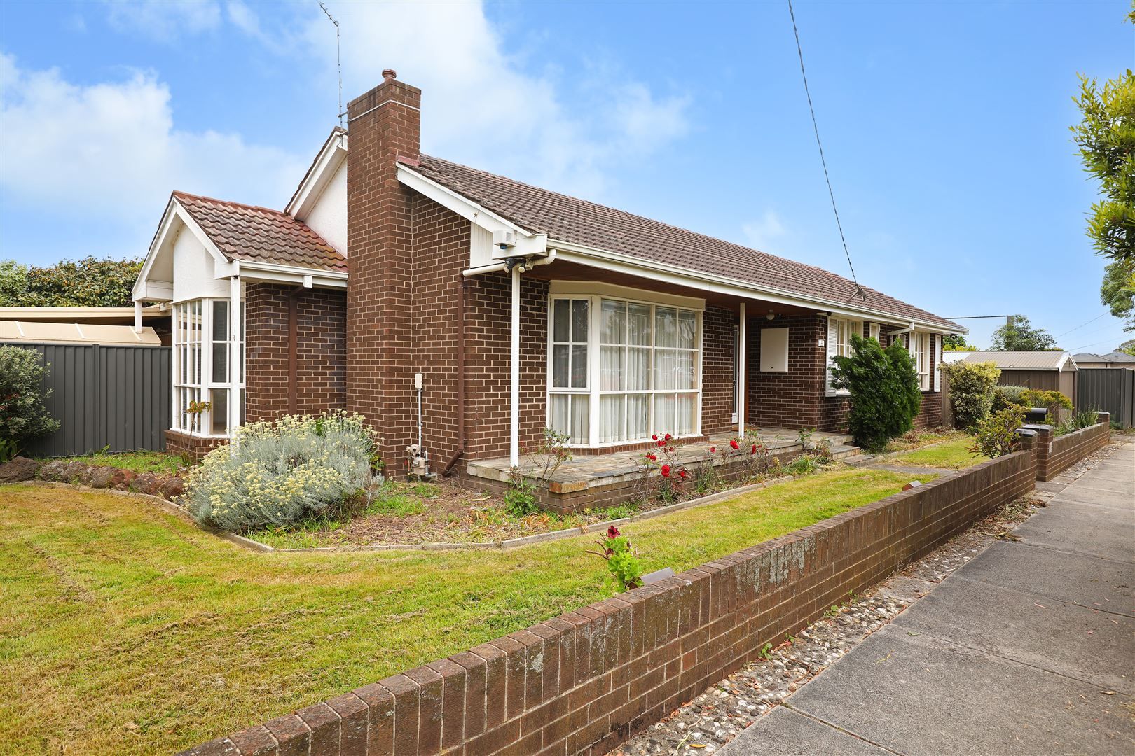 3 bedrooms House in 33 Tamarisk Avenue GLEN WAVERLEY VIC, 3150