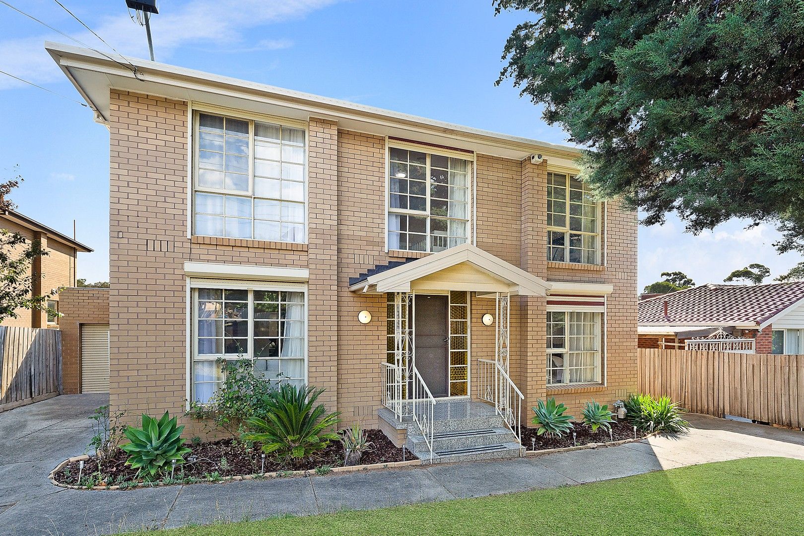 Sold 85 Brandon Park Drive, Wheelers Hill VIC 3150 on 18 Feb 2023