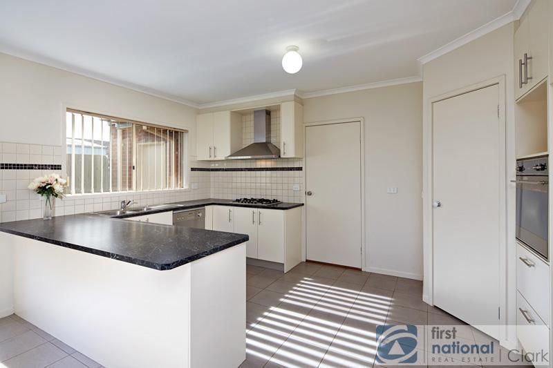 2/33 Rollo Street, YARRAGON VIC 3823, Image 1