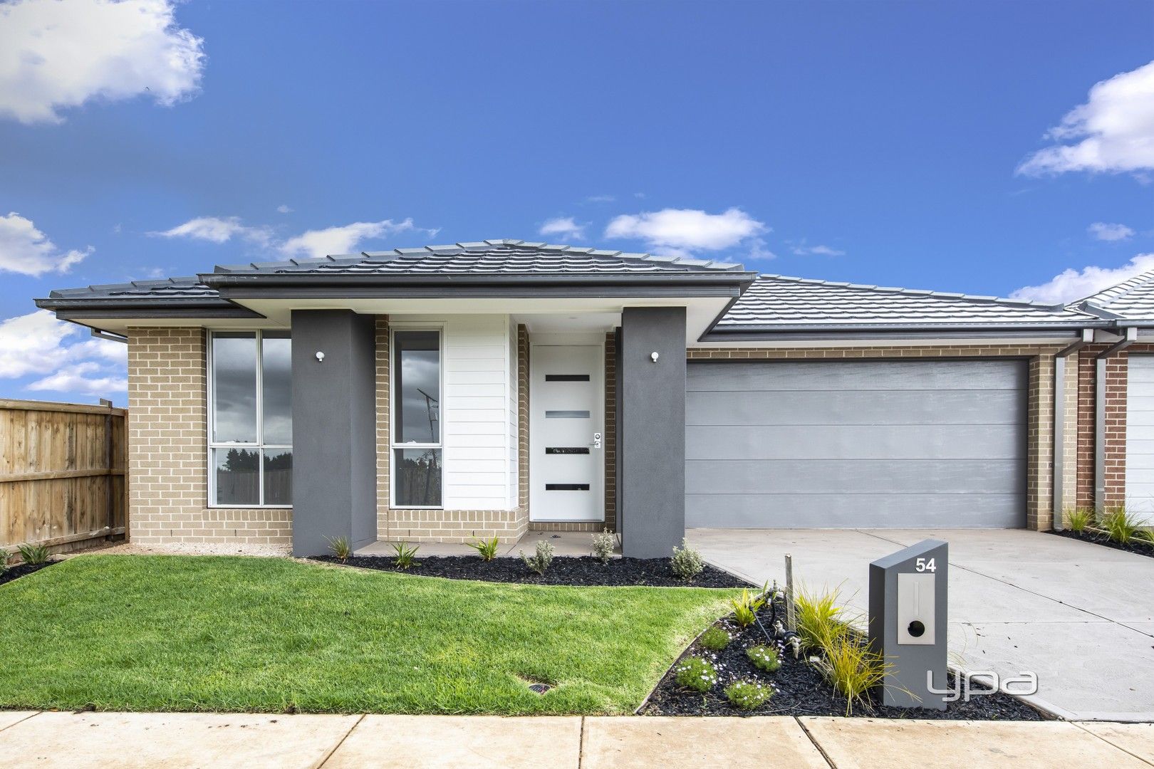 4 bedrooms House in 45 Eiffel Avenue BONNIE BROOK VIC, 3335