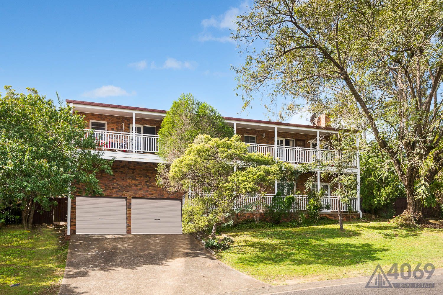4 bedrooms House in 1 Jamner Street CHAPEL HILL QLD, 4069