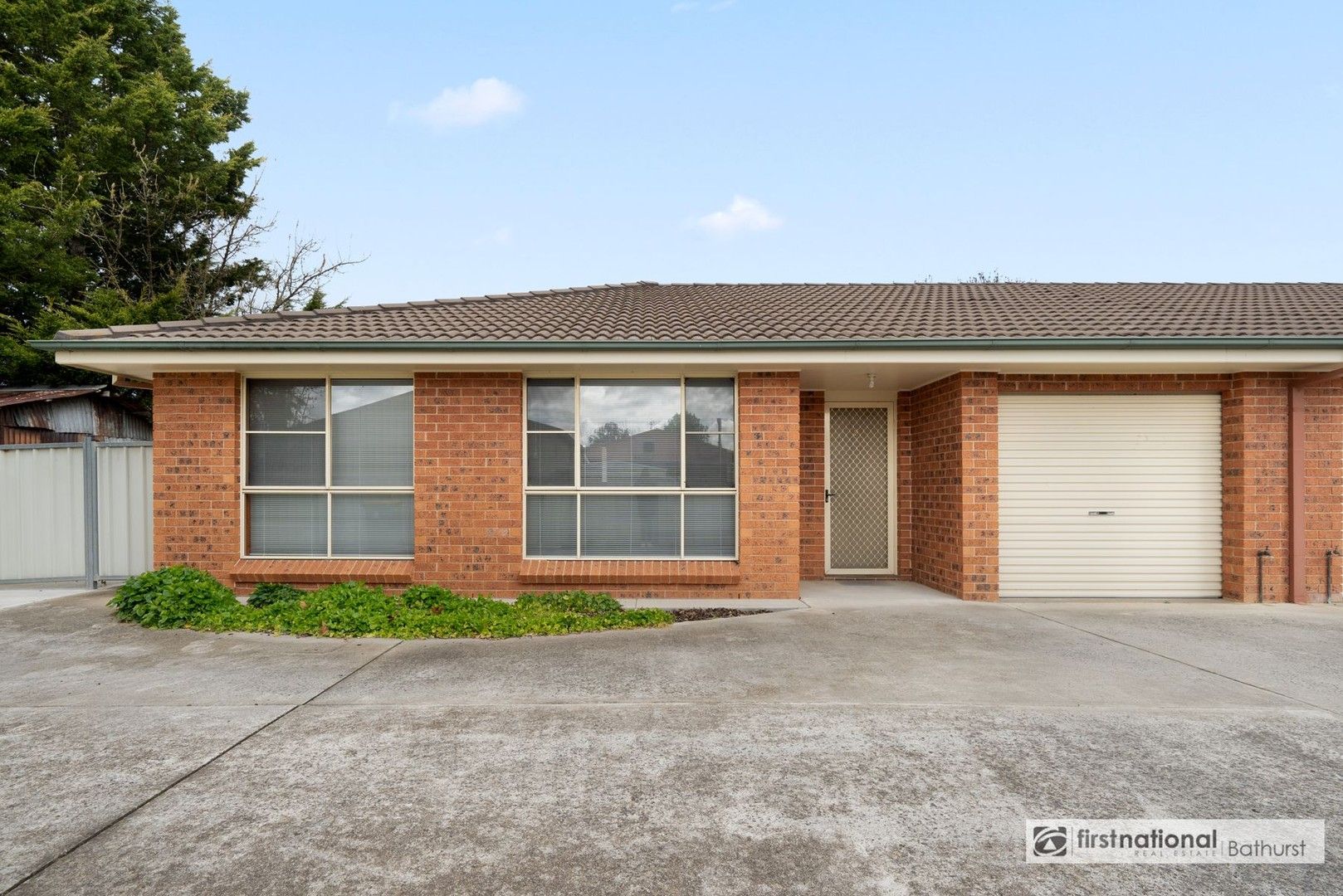 2 bedrooms House in 2/63 Morrisset Street BATHURST NSW, 2795