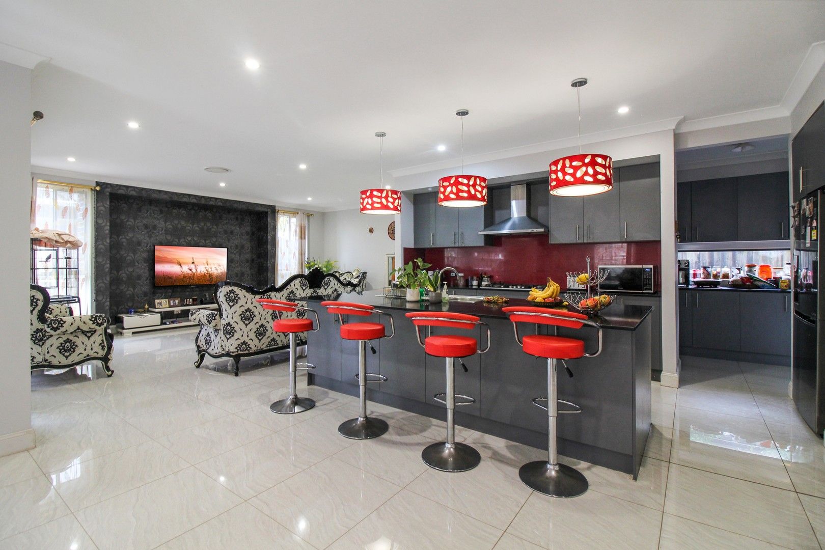 5 bedrooms House in 35 Pebble Crescent THE PONDS NSW, 2769