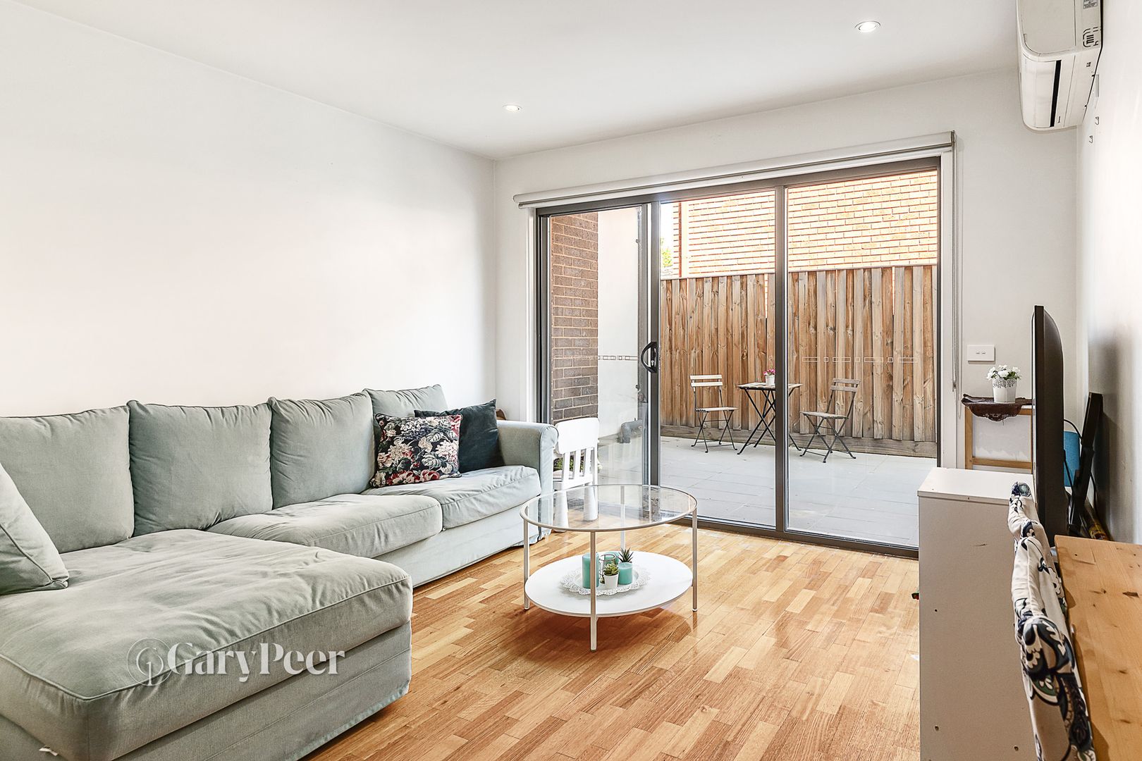 2/43 Rosstown Road, Carnegie VIC 3163, Image 1