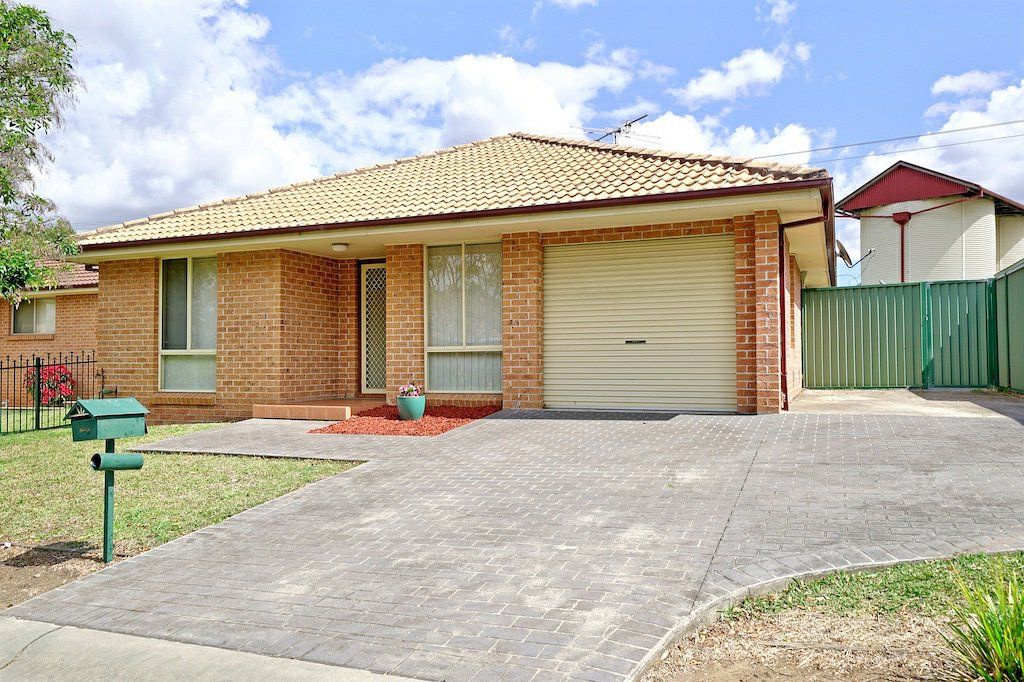 5/17 Poplar Crescent, Bradbury NSW 2560, Image 0