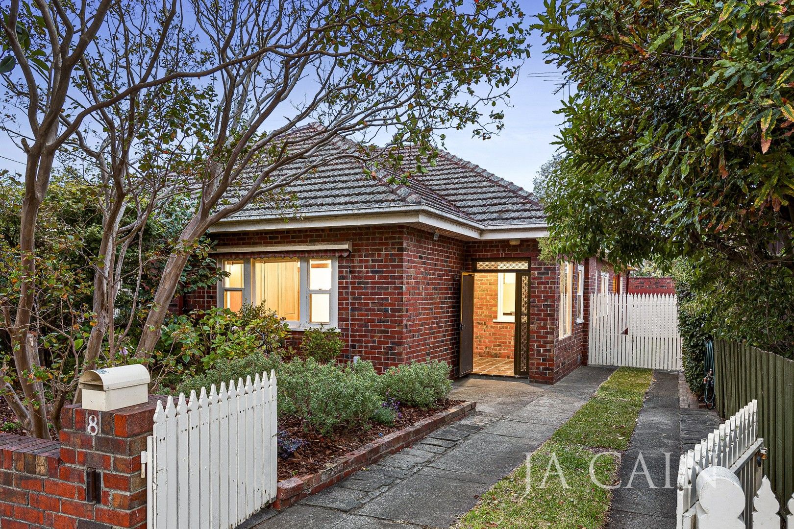 2 bedrooms House in 8 Fraser Street MALVERN VIC, 3144