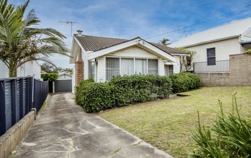 2 bedrooms House in 24 Helen Street MEREWETHER NSW, 2291