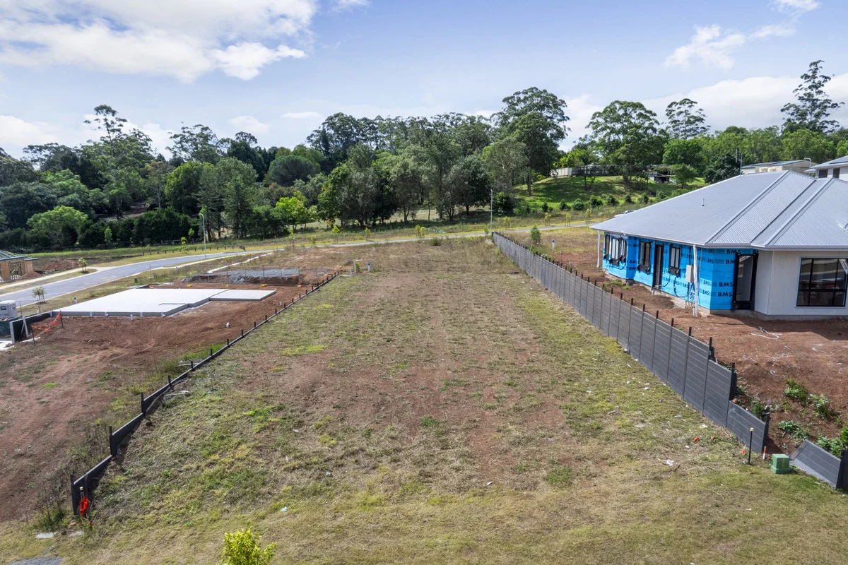 12 Halcyon Street, Mount Kynoch QLD 4350