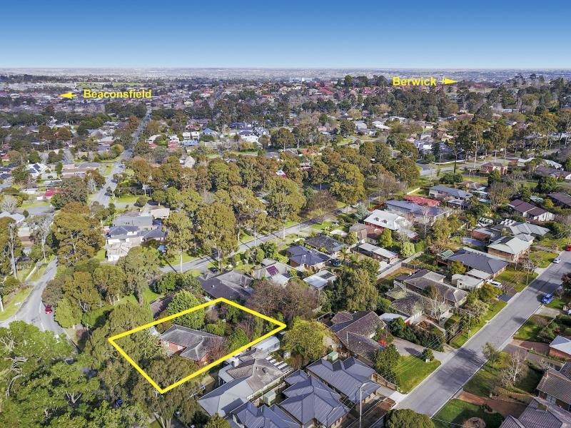 35 Manuka Road, Berwick VIC 3806, Image 2