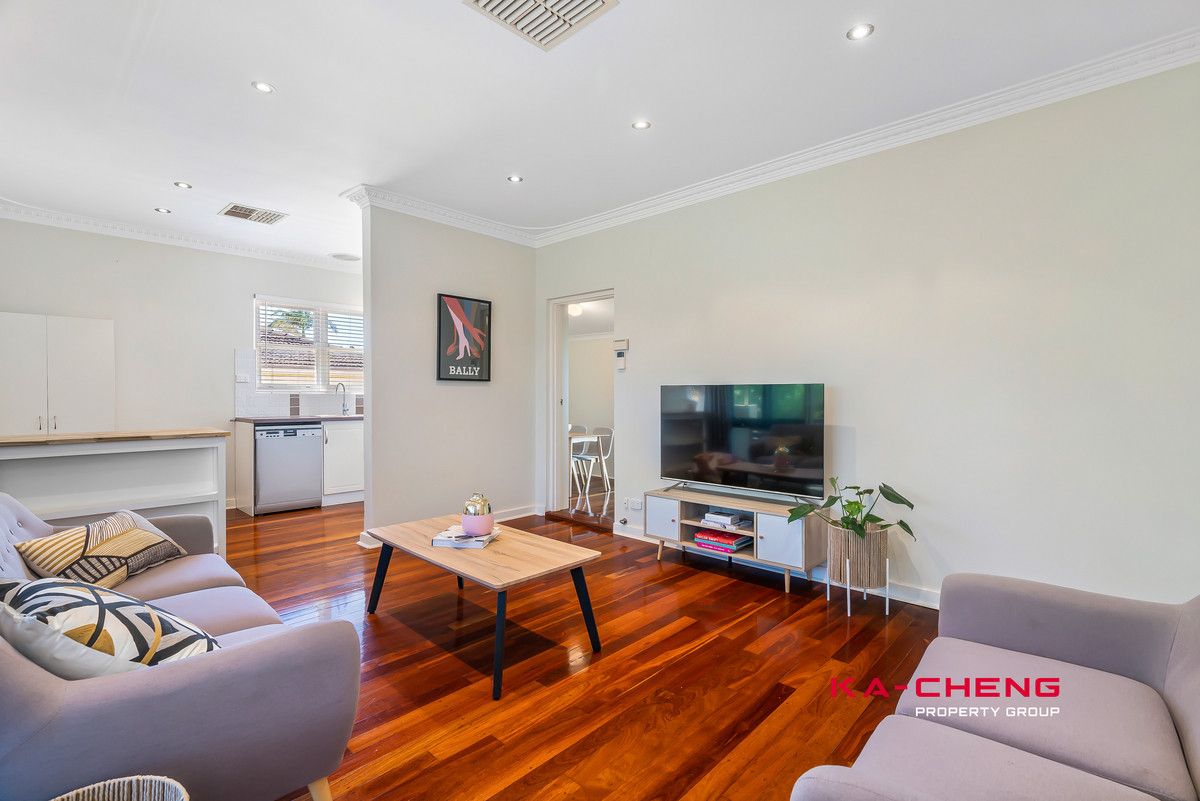 3 bedrooms House in 22 Robinson Road MORLEY WA, 6062