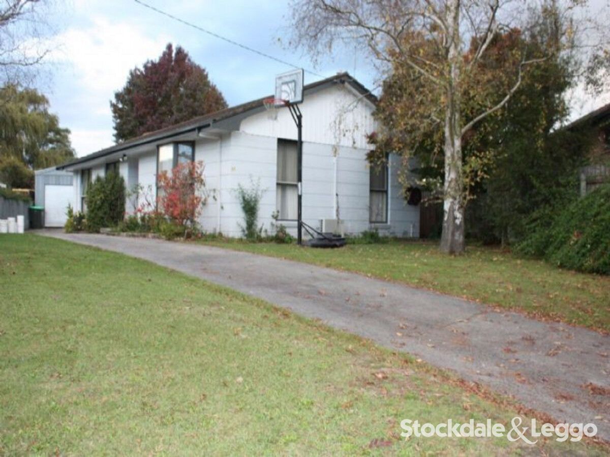 3 bedrooms House in 33 Alfred Drive YINNAR VIC, 3869