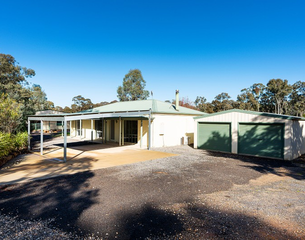 15 Fenton Avenue, Campbells Creek VIC 3451