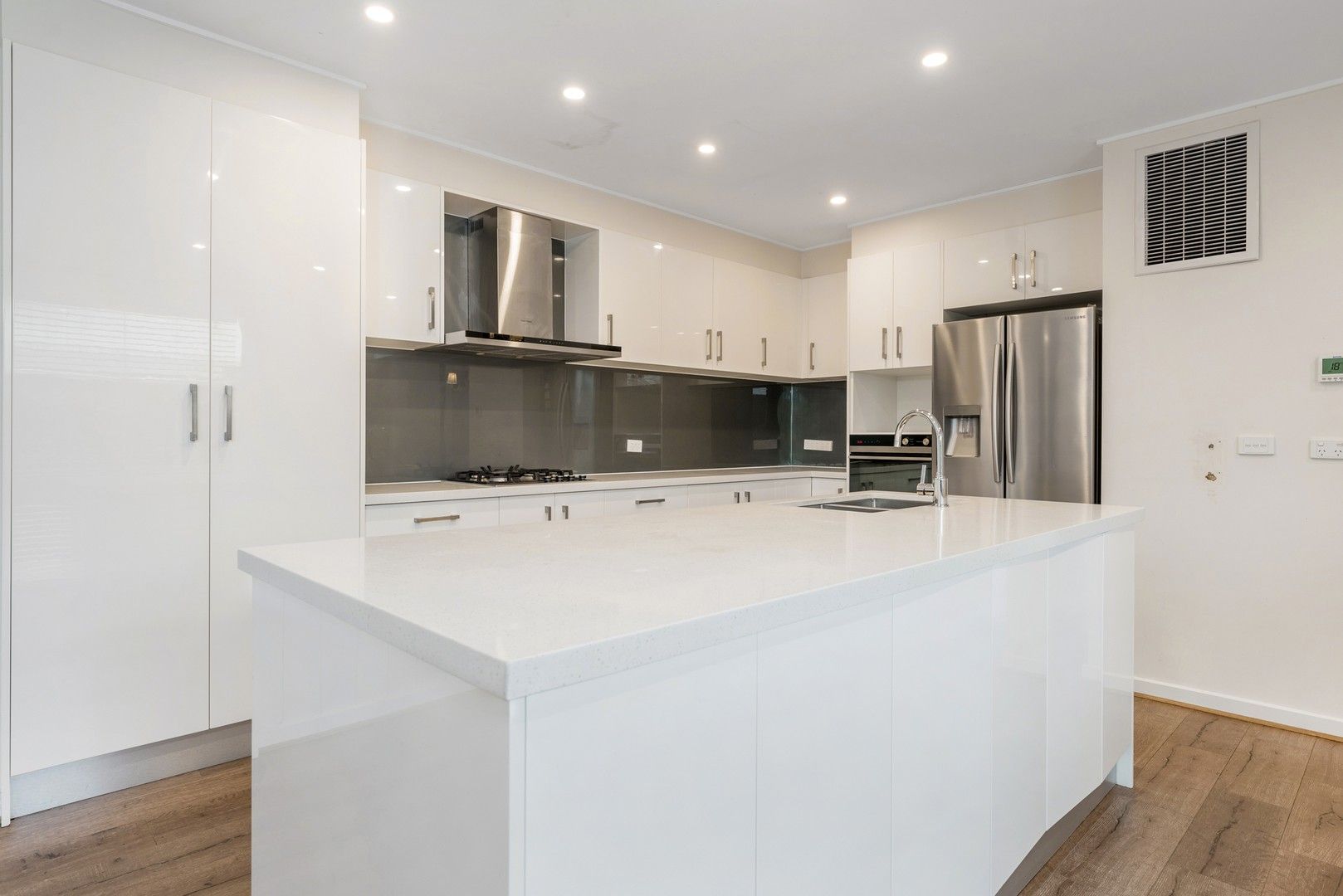 5 bedrooms House in 35 Norray Avenue MOUNT WAVERLEY VIC, 3149