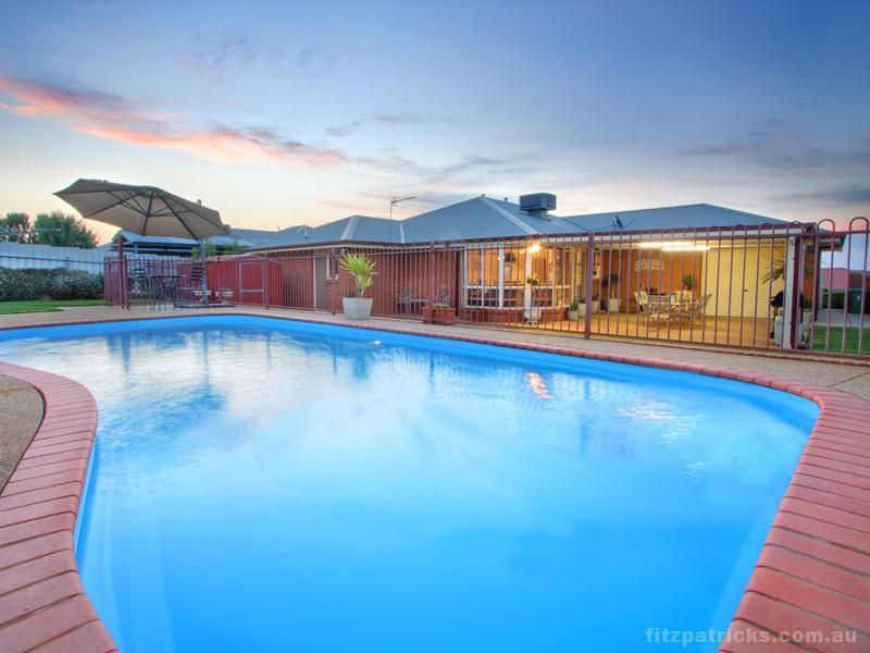 10 Yarrawah Crescent, BOURKELANDS NSW 2650, Image 1