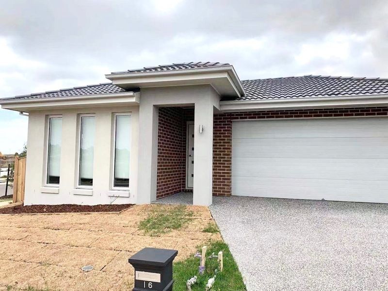 16 Warralily Avenue, Clyde VIC 3978