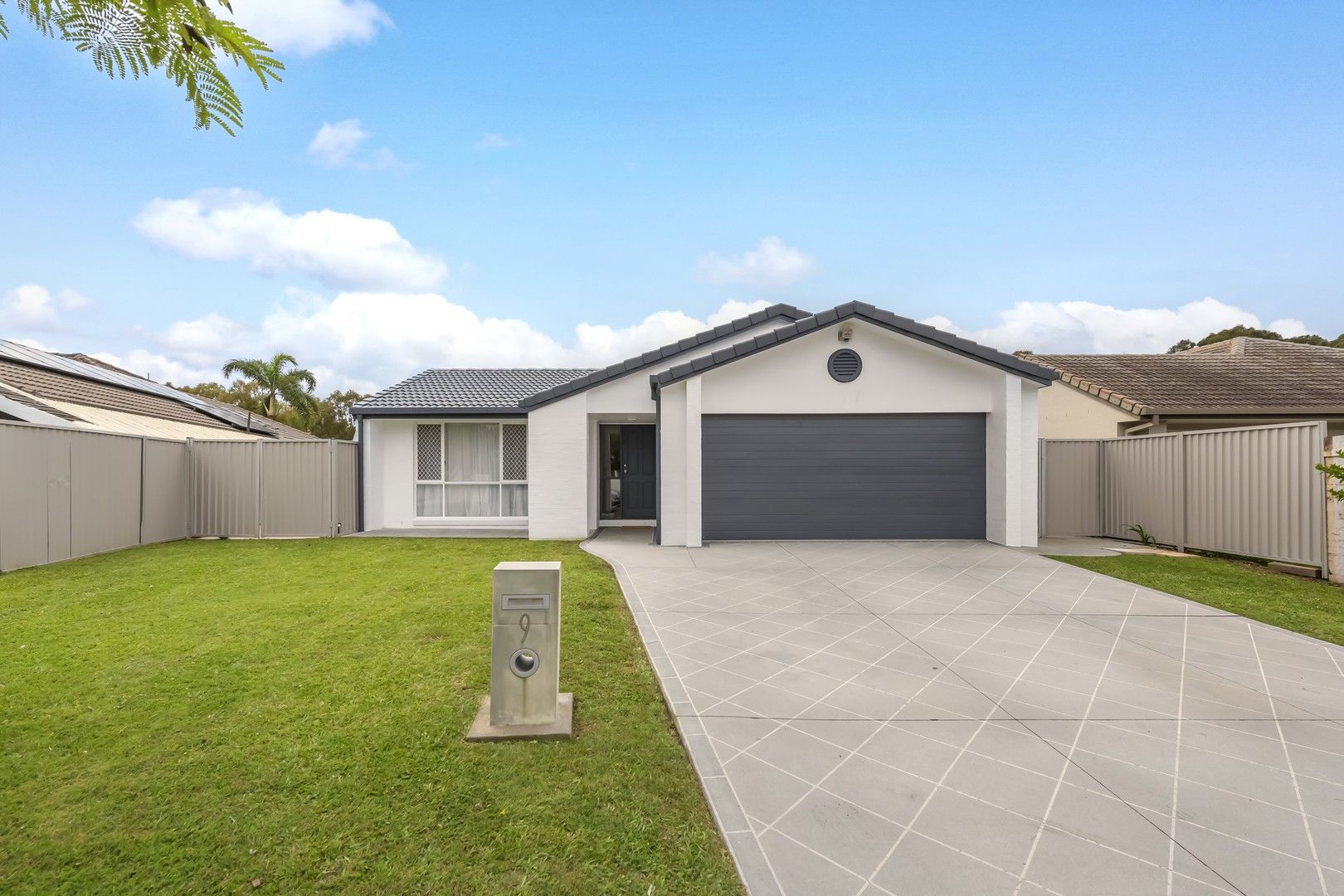 4 bedrooms House in 9 Vaucluse Place ROBINA QLD, 4226